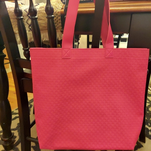 Bath and Body Works waffle style bag. Pink/orange in color NWT - Picture 5 of 9